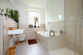 Beige Weiss M Einheitlich Hohem Fliesenspiegel Badezimmer Renovierungsideen Badezimmer Renovieren