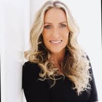 Summer Spence's Instagram, Twitter & Facebook