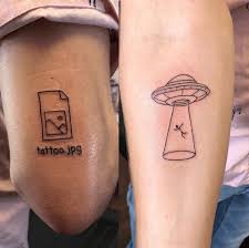 Tatuajes Pequenos Para Hombres En El Brazo Modaellos Com Los tatuajes para hombres no tienen porque ser solo temas considerados masculinos. para hombres en el brazo