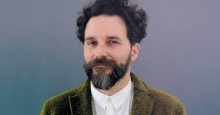 Dónde escuchar la música de Cristóbal Tapia de Veer, el chileno ganador del  Emmy