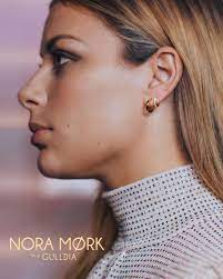 Her er det bare en ting å gjøre, andre damehåndballspillere må også legge ut bilder av seg selv, slik at nora mørk ikke blir stående ensom. Urmaker F Lohne Nora Mork By Gulldia Na A Finne I Alle Facebook