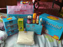 Set bersalin orang kampung adalah satu set lengkap perlakuan khusus untuk ibu selepas melahirkan. Set Bersalin Orang Kampung Sal Kaa