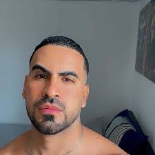 Patineta Legendarias el 14 de Agosto y para el 17 se espera la caja de  Vehiculos Legendarios, recuerdas que puedes utilizar tu Boletos Dorados.  #callofdutymobile #CODMobile #COD