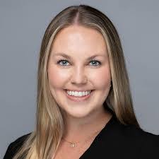 Alana Abbott's Instagram, Twitter & Facebook