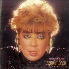 Zerrin özer'in 1980 yılına ait ilk long play'i ve listeleri altüst eden şarkısı. Zerrin Ozer Getsongbpm