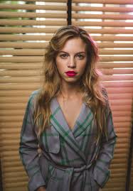 Het nummer maniac van michael sembello kende je misschien al van flashdance, maar nu ken je het ook van bab buelens! Fotoshoot Met Bab Buelens En Vincent Banic Make Up By Michelle