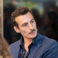 800+ perfiles de «Sasha»