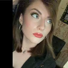 Belle Williamson's Instagram, Twitter & Facebook