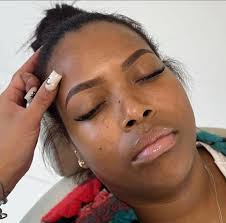 ASL Representation in Lore Olympus Comic Series