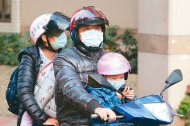 外勞活動與講座 10名模範移工 新北市4/22公開表揚 疫情影響入境 感謝在基層工作默默付出. é˜²ç–«ç…§é¡§å‡äººè³‡ä¸»ç®¡æ•™ä½ æ€Žéº¼ è«‹å‡ Riding Helmets Helmet Riding