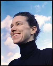 🤍💚..!! Wanted to post something…. but don't have the any recent  photograph so posting one from the old series..!! (Honesty is the best  policy..!! 😂😂) p.c @ashayrtulalwar ♥️ #throwback #portrait #insta  #instagram #