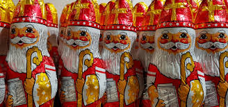 Daarop staan liedjes van kapitein winokio (hihi, mijzelf), gebracht door artiesten als triggerfinger, bart peeters, selah sue, novastar, flip kowlier, buscemi, frank vanderlinden, enz. Dag Sinterklaas Van Dale