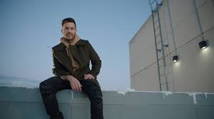 Is It Hot In Here Or Is It Just Me Song Andy Grammer Don T Give Up On Me Official Video From The Five Feet Apart Film Youtube Me Too Lyrics Grammer Me Me Me Song
