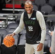 When the bucks were awful on offense, khris middleton takes over to save the day. Milwaukee Bucks Khris Middleton Time To Shed That Second Best Label