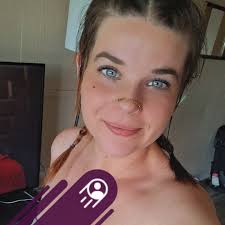 Here's a fact: Women wear makeup to hide their insecurities, and to comform  to a beauty standard to attract attention from men and compete with other  women.