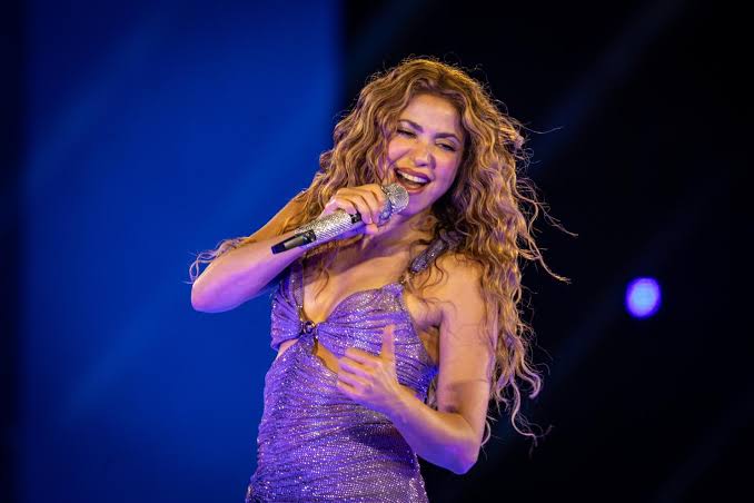 La estrella colombiana se enfoca en su histórica presentación musical, do AI tạo