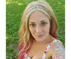 Melissa Mattoon's Instagram, Twitter & Facebook