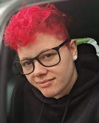 I am shocked!!! 5.8lbs down from Tuesday, not even a full week 😭 *happy  tears* I've now met my first big goal 🎉 omg now the work really begins as  I'm past