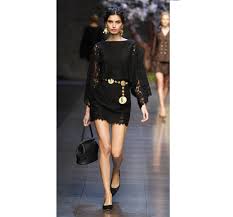 Scollatura quasi quadrata, lunghezza fino alla caviglia. Dolce E Gabbana Ss 2014 Abito In Pizzo Unadonna It Il Magazine Declinato Al Femminile