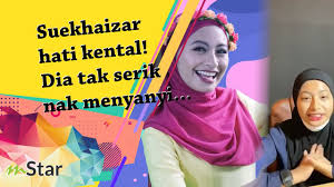 Seperti gincu merah menghiasi bibirmu pagi kau ucapkan sore hilang cintamu seperti tajamnya kuku yang ada dijarimu engkau tinggalkan luka dalam hatiku. Selepas Dikutuk Suara Ke Laut Suekhaizar Nak Jadi Macam Mira Filzah Pula Waktu Sekolah Rendah Saya Menyanyi Nasyid Video Mstar
