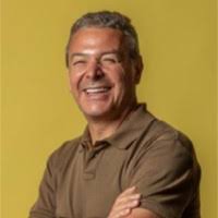 600+ "Vezzà" profiles