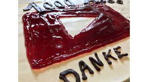 So as little gljúfurárfoss falled over the cliff it began cutting its way into the harder rocks like a jigsaw forming a really narrow canyon. Dankeschon Kuchen Fur Euch 1000 Abos Wahnsinn Youtube