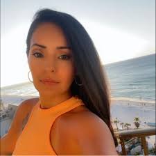 Desiree Gonzalez (@desiree.gonzalez.10) • Facebook