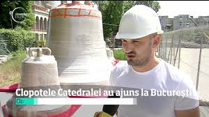 Cele şase clopote ale catedralei mântuirii neamului, sfințite de patriarhul bisericii ortodoxe române. Clopotele Catedralei Mantuirii Neamului Au Ajuns La BucureÈti DupÄ Un Drum De Trei Zile Si Trei Youtube