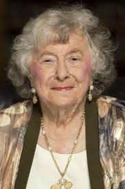 Ms. Pasadena Senior keeps 'em laughing as reign nears end