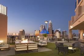 The uptown charlotte skyline is once again redefined by uptown 550 on stonewall, an unmatched lifestyle destination designed to create the ultimate living experience. Apartments At Skyhouse Uptown North Charlotte