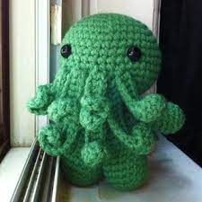 When making this particular model, i used two strands of yarn held together, resulting in a 7 inch height stuffie. Ravelry Cthulhu Pattern By Rural Rebellion
