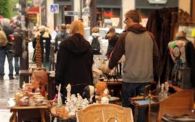 Vide grenier ile de france. Brocantes Et Vide Greniers A Paris Ou Chiner Dans La Capitale Les 3 Et 4 Juillet Actu Paris