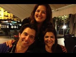 Baba rakesh roshan ve anne pinky roshan 'nin oğlu 2020 yılında aktör olarak fiza, jodhaa akbar ile. Hrithik Roshan S Emotional Post On Mother S Birthday Hrithik Roshan Movie Stars Emotions