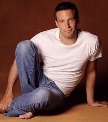 When he started flooding her with emails while she was. Die 82 Besten Ideen Zu Ben Affleck Ben Affleck Z Cam Gq Manner