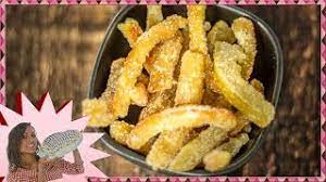 Mi capita molto spesso di vedere le persone scartare i canditi, quando mangiano dolci come colombe o panettoni e sentire dire che a loro i canditi non piacciono. Scorze Di Arancia E Limone Candita Frutta Candita Fatta In Casa Youtube