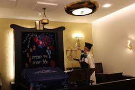 Hanukkah is a jewish festival commemorating the recovery of jerusalem and subsequent rededication of the second temple at the beginning of the maccabean revolt against the seleucid empire in the. Chanuka Fest In Stuttgart Ein Licht Der Warme Und Der Hoffnung Stuttgart Stuttgarter Zeitung