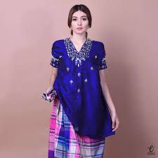 Kebaya brokat modern sarung lagosi. Biar Tampil Beda 10 Inspirasi Baju Bodo Untuk Kondangan Ini Bisa Kamu Coba