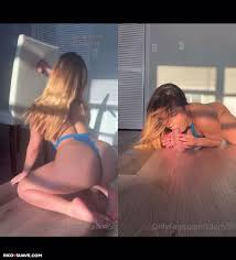 Caomi mamando dildo