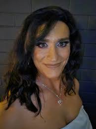 Vivian Barillas's Instagram, Twitter & Facebook