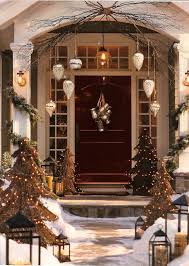 Top 10 Don Ts Dos For Christmas Decorating Decor Girl Christmas Porch Outdoor Christmas Decorations Christmas Front Doors