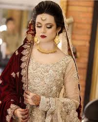 White And Gold Always A Winner Pakistani Brides Red Bridal Dress Bridal Dresses Pakistan Asian Bridal Dresses