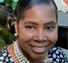 Tonya Faust's Instagram, Twitter & Facebook