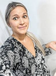 Rebekah Parr's Instagram, Twitter & Facebook