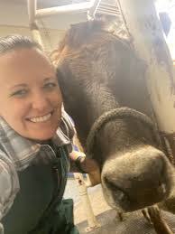 Jillian Lake's Instagram, Twitter & Facebook