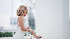Check spelling or type a new query. Hintergrundbilder Frauen Im Freien Frau Modell Blond Tiefenscharfe Lange Haare Geschlossene Augen Weisses Kleid Mauer Fotografie Roter Lippenstift Zopfe Hochzeitskleid Braut Foto Portraitfotografie Fotoshooting Zeremonie Brautkleid