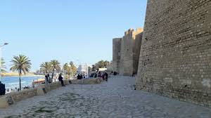 Das mausoleum ist sehr prunkvoll und edel gestaltet und verfügt über. Monastir Entspannter Urlaubsort Mit Bedeutendem Ribat The Vegan Travelers