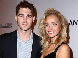 Mcqueen, is an american actor and model known for his role as jeremy gilbert in the cw fantasy drama the. Vampire Diaries Star Steven Mcqueen Is Engaged
