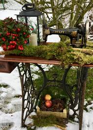 Pin Von Maria Saikka Auf Weihnachten Weihnachtsdeko Im Garten Weihnachtsdekoration Garten Weihnachtsgarten