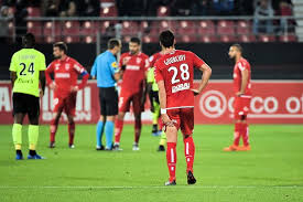 Fransa ligue 1'in 22.hafta maçında lille sahasında dijon ile karşılaştı. Dijon Lille 1 2 Entre En Jeu Yoann Gourcuff Souffrirait De La Cuisse Gauche