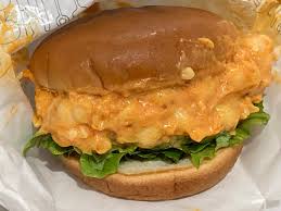 モスのマッケンチーズ＆コロッケ【口コミ】 モス期間限定「マッケンチーズ＆コロッケ」 2021年2月10日、全国のモスバーガーにて期間限定バーガーが発売されました。 その名も「 マッケンチーズ＆コロッケ 」¥436 +税! ã¢ã¹ãã¼ã¬ã¼ ããã±ã³ãã¼ãº ã³ã­ãã± é£ã¹ã¦ã¿ã¾ãã